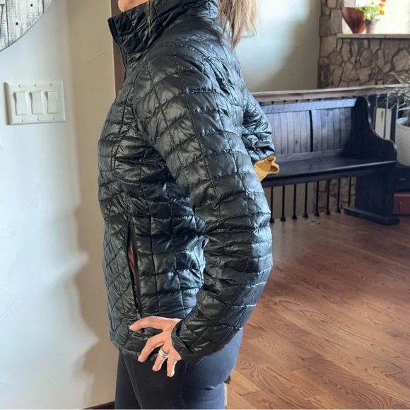 The North Face Women's Shiny Quilted Thermoball Puffer Jacket - Picture 2 of 7